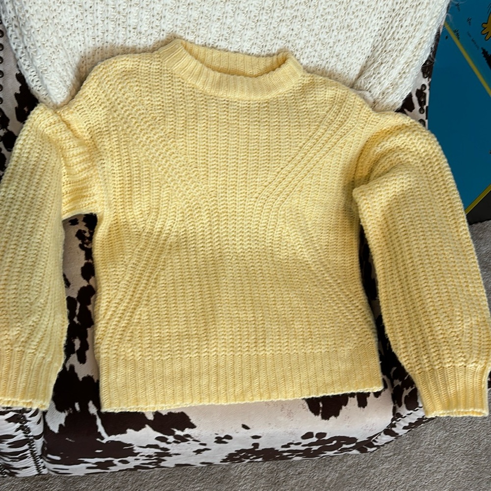 A new day light yellow knit crew neck sweater - Picture 1 of 5